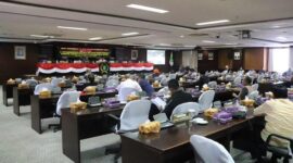 Wakil Ketua DPRD Kaltim Muhammad Samsun saat memimpin rapat paripurna ke-41 di ruang rapat gedung D lantai 6, Jumat 30 September 2022. 