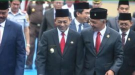 Wakil Ketua DPRD Kaltim Muhammad Samsun bersama Wakil Gubernur Kaltim Hadi Mulyadi, Bupati Kukar Edi Damansyah dan para pejabat lainnya dalam agenda peringatan peristiwa Merah Putih di Sanga-Sanga. (Foto: Ist)