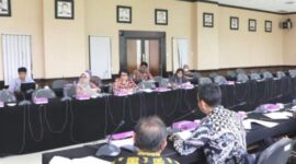 Suasana Rapat Dengar Pendapat (RDP) Pansus pembahas Ranperda Bahasa bersama Kantor Bahasa Bahasa Kaltim. (Foto: InfoNusa.co/ARF/HO)
