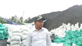 Wakil Ketua Pansus Investigasi Pertambangan (IP) DPRD Kaltim, M. Udin saat Sidak ke lokasi pertabambangan ilegal. (Foto: InfoNusa.co/ARF)