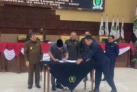Penandatanganan Berita Acara Persetujuan Bersama Pengesahan Perda RTRW Kaltim Tahun 2022-2042. (Foto: Infonusa.co/ARF)