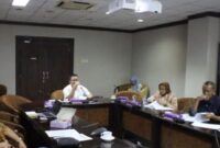 Ketua Pansus Pajak Daerah dan Retribusi Daerah DPRD Kaltim, Sapto Setyo Pramono saat memimpin rapat perdana. (Foto: InfoNusa.co/ARF/HO)
