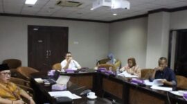 Ketua Pansus Pajak Daerah dan Retribusi Daerah DPRD Kaltim, Sapto Setyo Pramono saat memimpin rapat perdana. (Foto: InfoNusa.co/ARF/HO)
