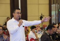 Anggota DPRD Kaltim, Sapto Setyo Pramono saat menyampaikan kritik dan masukan dalam agenda Konsultasi Publik Rancangan RPD Kaltim Tahun 2024-2025. (Foto: InfoNusa.co/ARF)