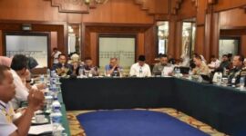 Suasana Rapat Koordinasi Pansus PDRD Kaltim bersama instansi terkait. (Foto: infonusa.co/ARF/HO)