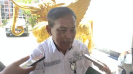 foto : Camat Loa Kulu, Adriansyah 