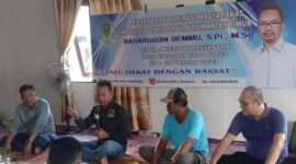 Foto: Ketua Komisi I DPRD Kaltim, Baharuddin Demmu saat menggelar reses di Desa Tanjung Berukang.