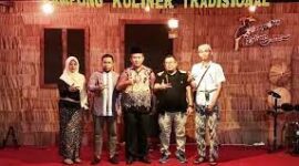 Foto : Camat Tenggarong Sukono pada pembukaan Kampong Kuliner Tradisional di Kelurahan Baru (Istimewa)