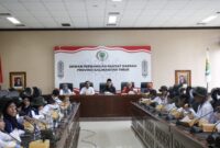 Foto : Anggota Komisi III DPRD Kaltim, Ali Hamdi, saat menerima Kunjungan puluhan murid SD YPPSB 1 Sangatta. 