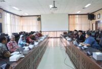 Foto: Suasana RDP Komisi IV DPRD Kaltim bersama Dinkes Kaltim, Direktur RSUD dan perwakilan medis. 