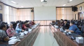 Foto: Suasana RDP Komisi IV DPRD Kaltim bersama Dinkes Kaltim, Direktur RSUD dan perwakilan medis. 