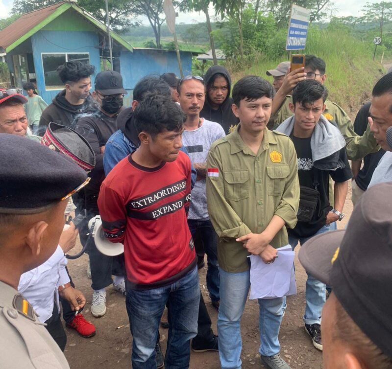 Suasana saat DPC Permahi menyuarakan hak masyarakat yang lahannya di serobot.
