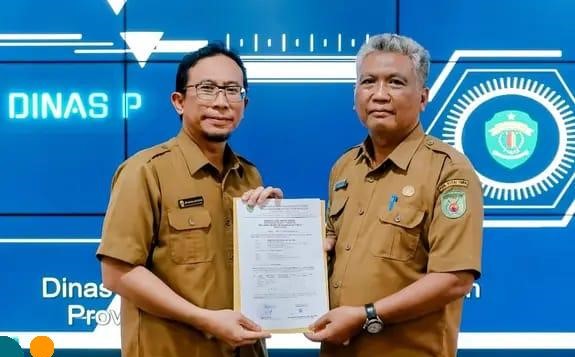 Foto: Penyerahan mobil dinas ke SMA di Kutim (ist)