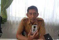 Kepala Sekolah SMA 16 Samarinda Abdul Rozak saat di wawancarai. (ist)