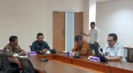 Ketua Dan Anggota Badan Kehormatan (BK) DPRD Kota Samarinda, Ahmat Sopian Noor Saat Menyambut Ketua Dan Anggota BK DPRD Kota Batu Malang. 