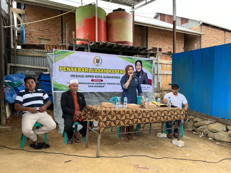 Anggota DPRD  Samarinda, Laila Fatihah saat sosialisasi RaperdaJaminan Produk Halal dan Higienis