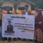 Wakil Ketua Dprd Kabupaten Kutai Kartanegara, Alif Turiadi saat menyerahkam bantuan tandon kepada warga desa Teratak