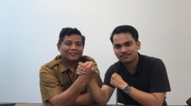 Rusmulyadi dan Irwansyah Melakukan Kompak Sebagai Simbol Kesepakatan Rapat Kerja Pemuda