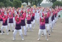 Ikustrasi Masyarakat yang sedang berolahraga