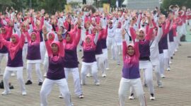 Ikustrasi Masyarakat yang sedang berolahraga