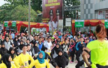 Masyarakat Kaltim yang Masih Gencar Melaksanakan Olahraga Bersama.