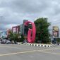 Foto Tugu Pesut di Simpang Lembuswana, Samarinda