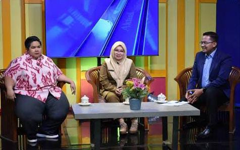 Wakil Ketua DPRD Kaltim, Ananda Emira Moeis jadi Narasumber Dalam Dialog Publika TVRI Kaltim. (Foto : Humas DPRD Kaltim)