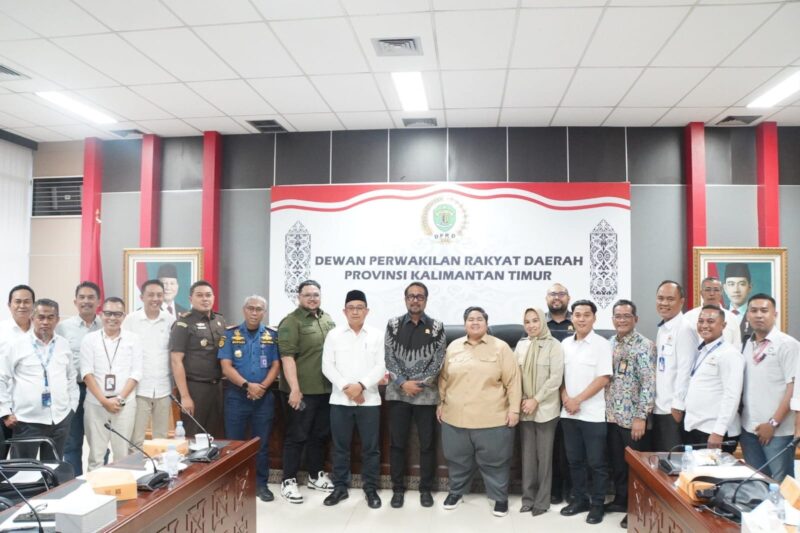 Komisi II DPRD Kaltim gelar RDP lanjutan mengenai pertanggungjawaban kerusakan Jembatan Mahakam pasca insiden penabarakan. (Foto : Humas DPRD Kaltim)