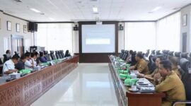 RDP Bersama DLH Terkait Kasus Aktivitas Ilegal Pabrik Sawit PT KSM (Humas DPRD Kaltim : Foto)
