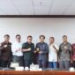 Ketua, Wakil Ketua dan Anggota BK DPRD Kaltim menerima kunjungan kerja dari BK DPRD Sukabumi. (Foto : Humas DPRD Kaltim)