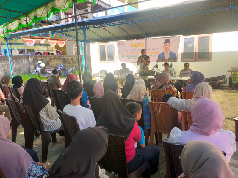 Ket. Foto : Anggota Komisi I DPRD Samarinda Adnan Faridhan melakukan serap aspirasi di Jalan Muso Salim, Kelurahan Karang Mumus. 