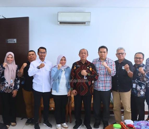 Foto Bersama Tim Pansus LKPJ Gubernur Kaltim yang Lakukan Kunjungan ke Kemendagri (Foto : Humas DPRD Kaltim)