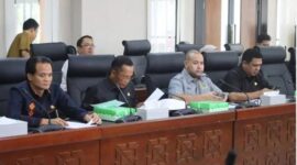 Rapat Dengar Pendapat (RDP) Komisi III DPRD Kaltim Bersama Dinas PUPR-PERA. (Humas DPRD Kaltim).