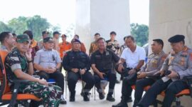 Wakil Ketua DPRD Kaltim Ekti Imanuel turut hadir dalam kegiatan pengecekan TPS sebagai bagian dari persiapan pengamanan PSU) di Kabupaten Mahulu. (Foto : Humas DPRD Kaltim)
