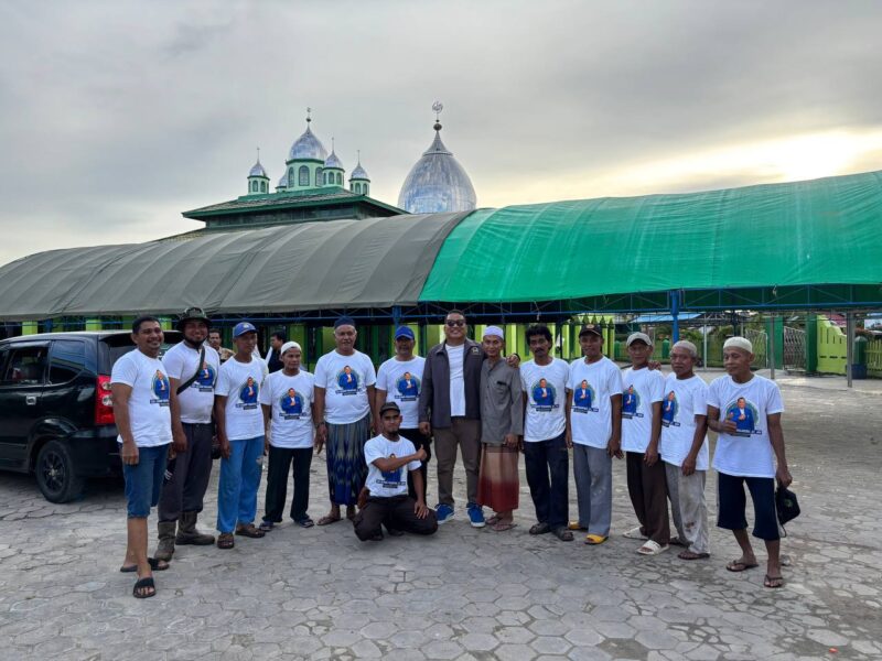 Anggota DPR RI, Edi Oloan Pasaribu saat melakukan kunjungan kerja ke Kelurahan Jenebora, Penajam Paser Utara. (Foto : IN)