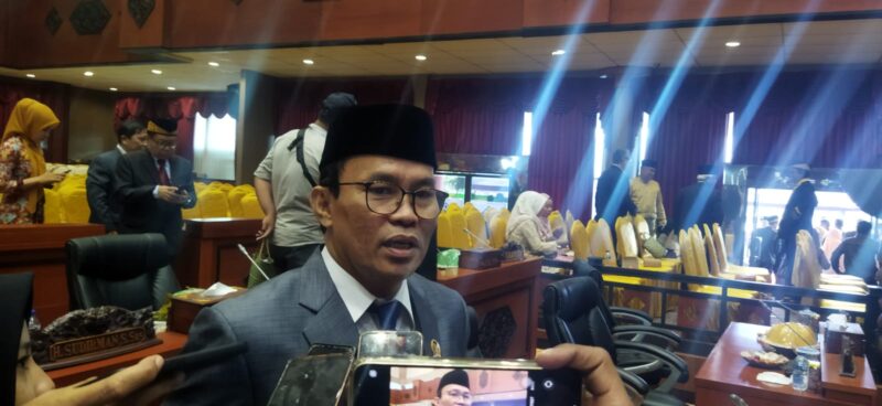 Jhon Kenedy Soroti Kerusakan Jalan di PPU, Minta Pemerintah Prioritaskan Perbaikan Infrastruktur