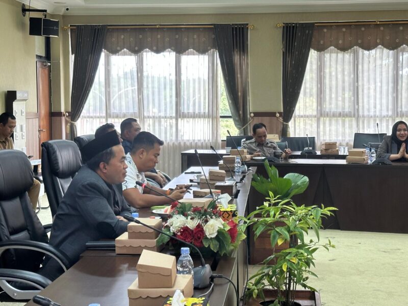 RDP Pimpin DPRD Kukar Ahmad Yani pada Selasa 22 Juli 2025. (Info Nusa)
