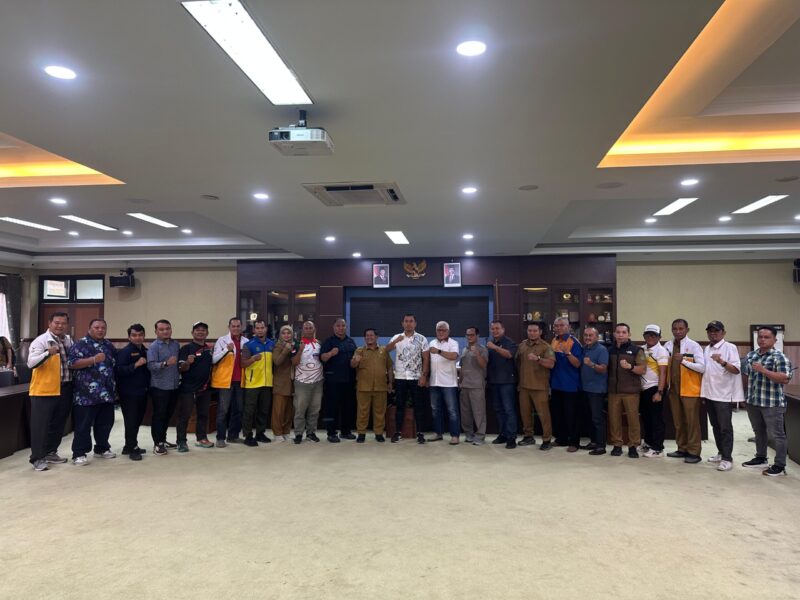 RDP DPRD Kukar terkait belum dibayarkannya hak atlet dan pelatih peraih medali PON XXI Aceh Sumut 2024. (Info Nusa)