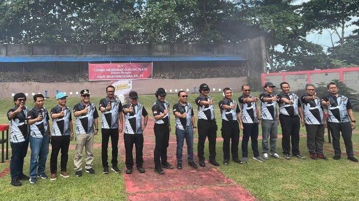 Dokumentasi Bersama DPRD Kaltim dan Kepolisian Dalam Hari Bhayangkara ke-79. (Humas DPRD Kaltim)