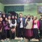 Ketua DPRD Kukar Ahmad Yani bersama warga Bakungan. (Infonusa)