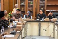 Anggota DPRD Kukar Dapil II Sugeng Hariadi pada RDP Komisi IV.