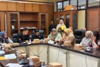 Anggota Komisi IV DPRD Kukar Fatlon Nisa saat RDP berlangsung.