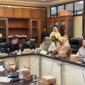 Anggota Komisi IV DPRD Kukar Fatlon Nisa saat RDP berlangsung.