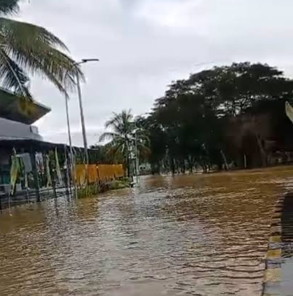 Kondisi GOR Kadrie Oening Saat Tegenang Banjir. (Istimewa)