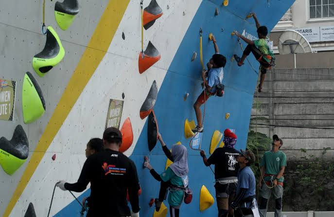 Gambaran Vanue Panjat Tebing. 