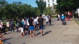 Suasana Masyarakat yang Jogging di Gor Sempaja. (ist)