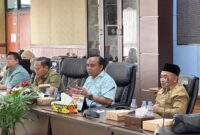 Anggota Komisi I DPRD Kukar Desman Minang Endianto dalam RDP.