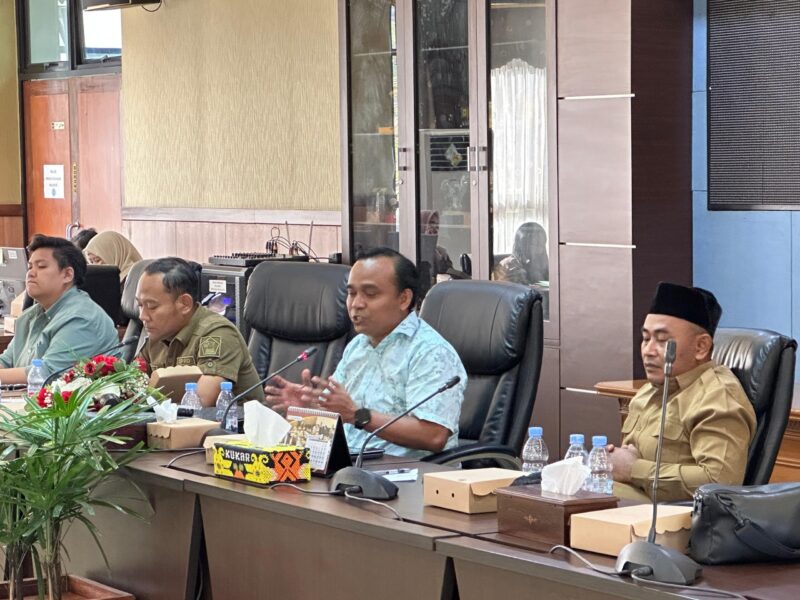 Anggota Komisi I DPRD Kukar Desman Minang Endianto dalam RDP.