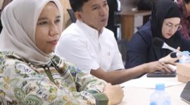 Ketua Komisi III, Farida pada saat Kunjungan di Bontang. (Istimewa)