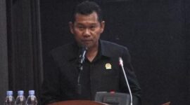 Fraksi Gabungan, Zaenal Arifin